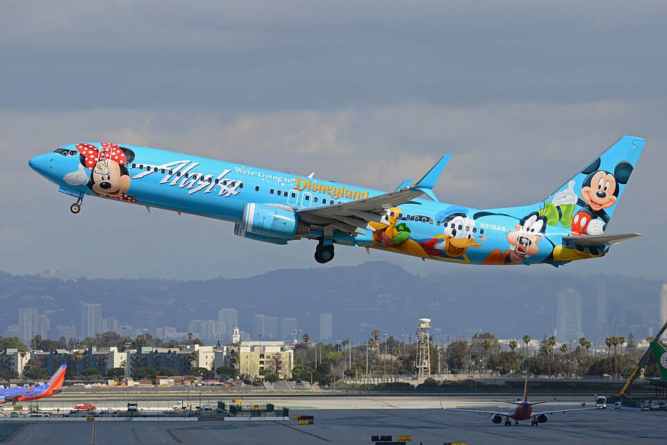 Boeing 737-900ER in flight