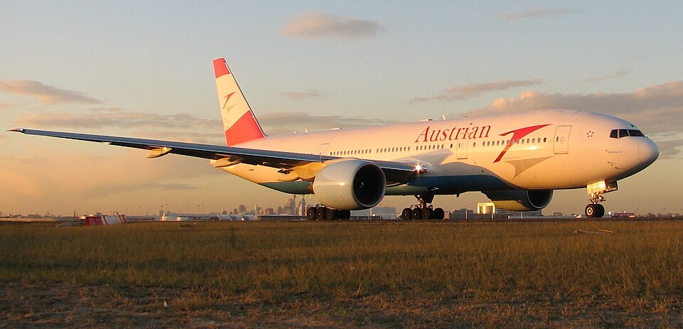 Boeing 777-200ER in flight